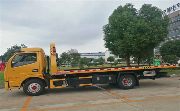 郴州定远24小时拖车救援电话号码，定远道路救援公司怎么收费的